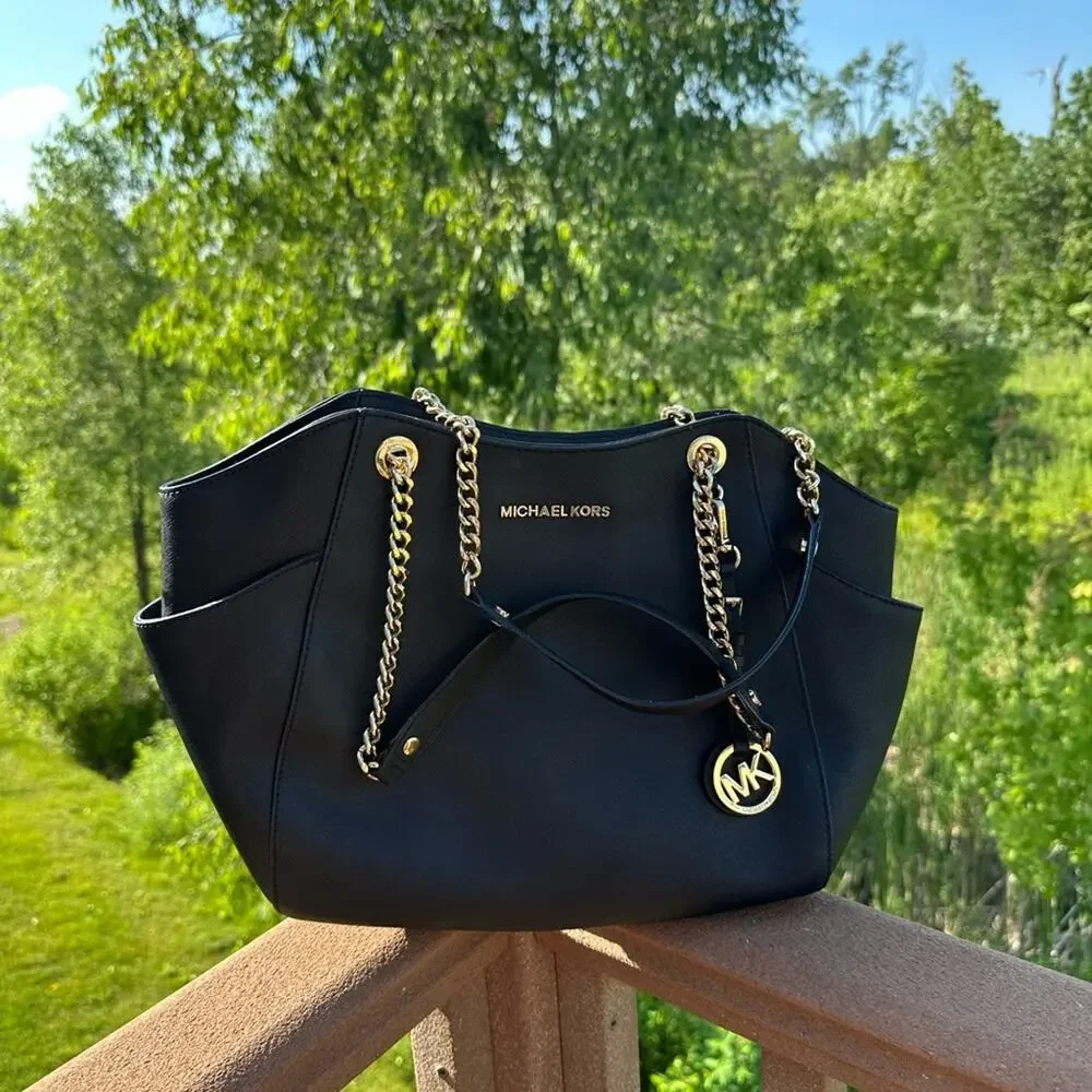 Michael Kors Jet Set Black Shoulder Bag EUC